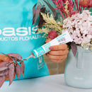 Pegamento líquido impermeable para flores, secado rápido con acabado transparente. Ideal para flores, poliestireno, acrílico, y más. Perfecto para butonnieres y ramilletes. Contenido de 39 gramos en presentación individual.