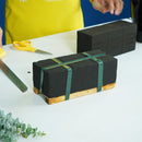 Cintas adhesivas para asegurar espuma floral OASIS® en su lugar. No se pega a las manos y es discreta en arreglos. Ideal para vidrio, cerámica, plástico o metal.