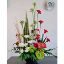 La espuma floral Standard es ideal para flores de tallo fino, ofreciendo soporte firme y fácil inserción. Dale vida a tus composiciones con esta espuma confiable. Caja con 48 piezas.